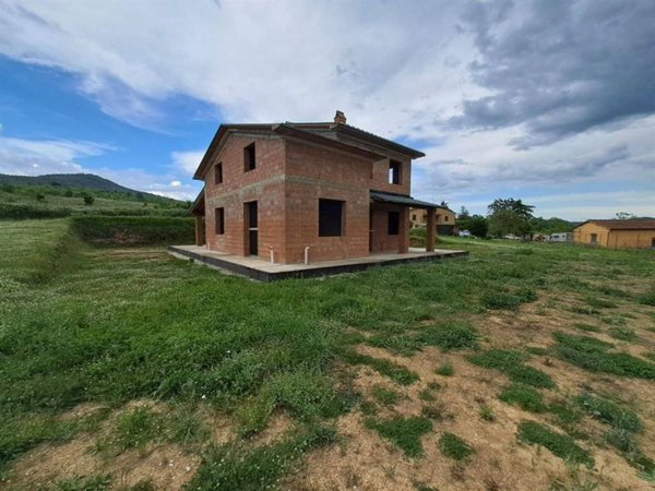 casa indipendente in vendita a Bucine in zona Pietraviva