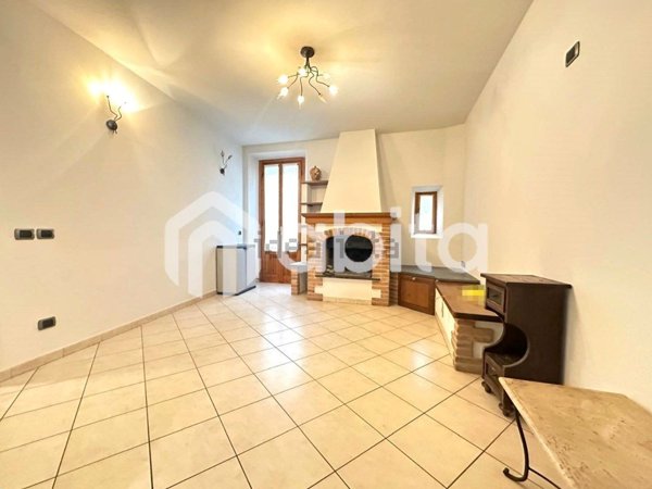 appartamento in vendita a Bucine in zona Ambra