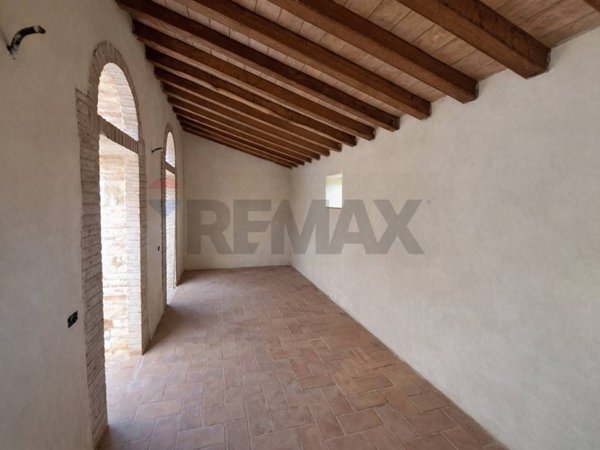 casa indipendente in vendita a Bucine in zona Rapale