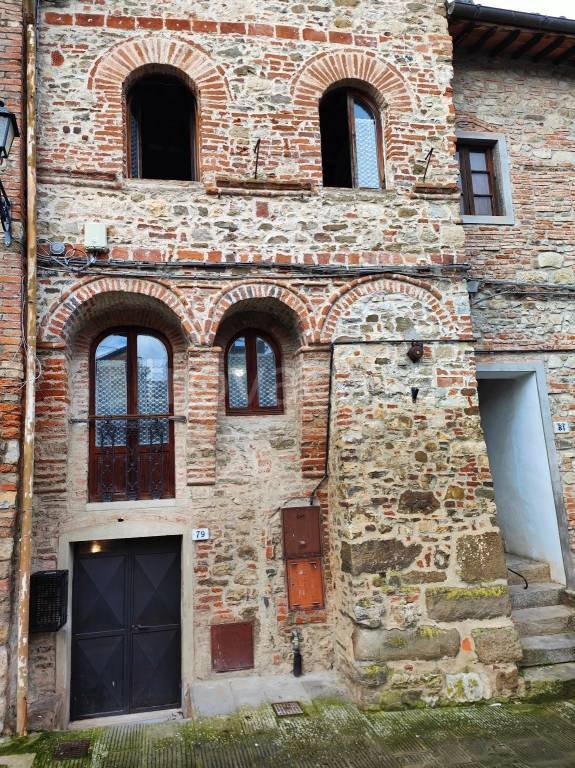 appartamento in vendita a Bucine in zona Badia Agnano