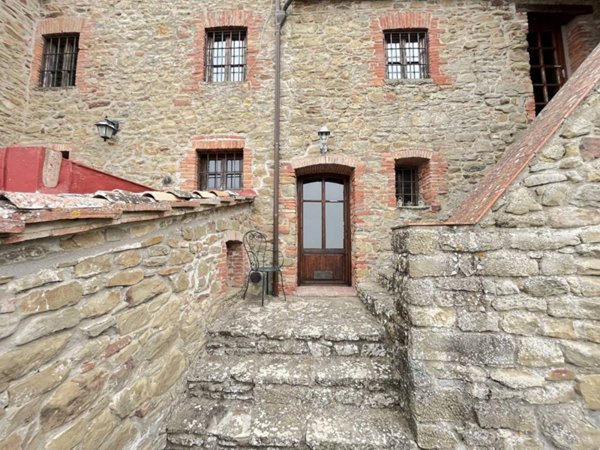 appartamento in vendita a Bucine in zona Ambra