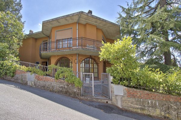 casa indipendente in vendita a Bucine