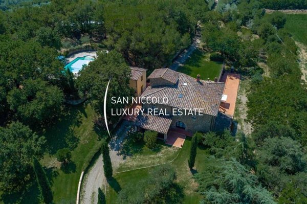 casa indipendente in vendita a Bucine in zona Ambra