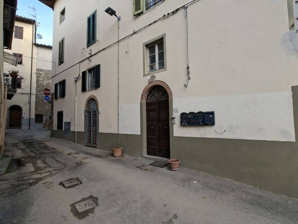 appartamento in vendita a Bucine in zona Ambra