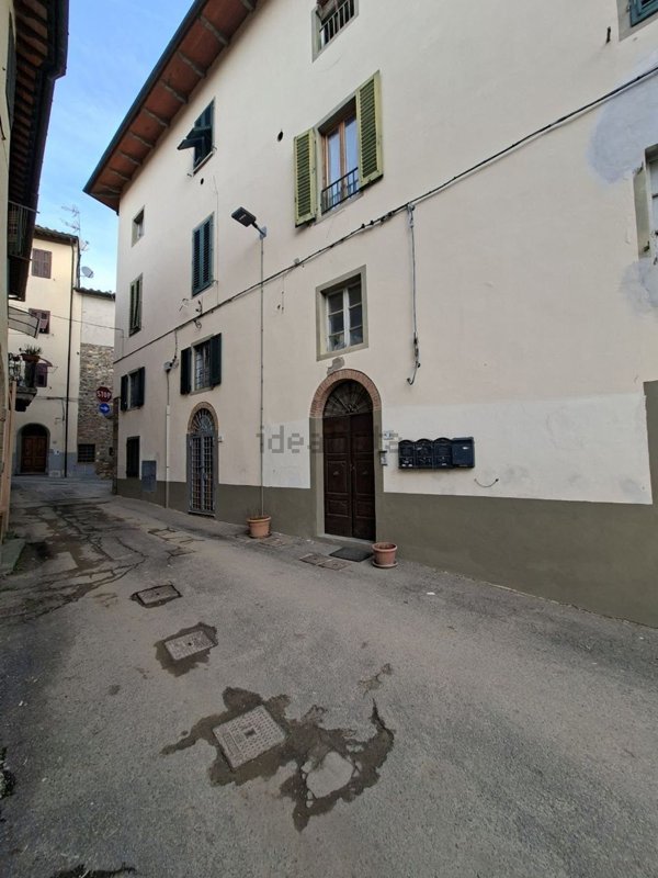 appartamento in vendita a Bucine in zona Ambra