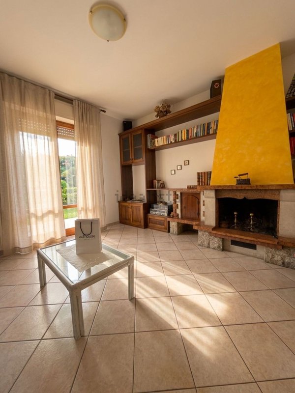 appartamento in vendita a Bucine in zona Badia Agnano