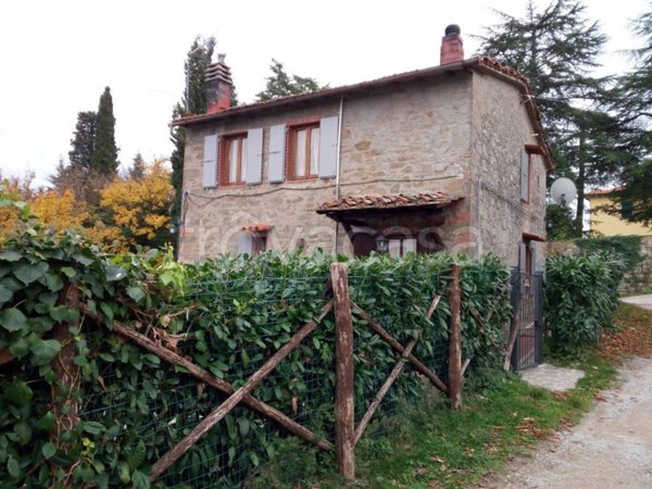 casa indipendente in vendita a Bucine