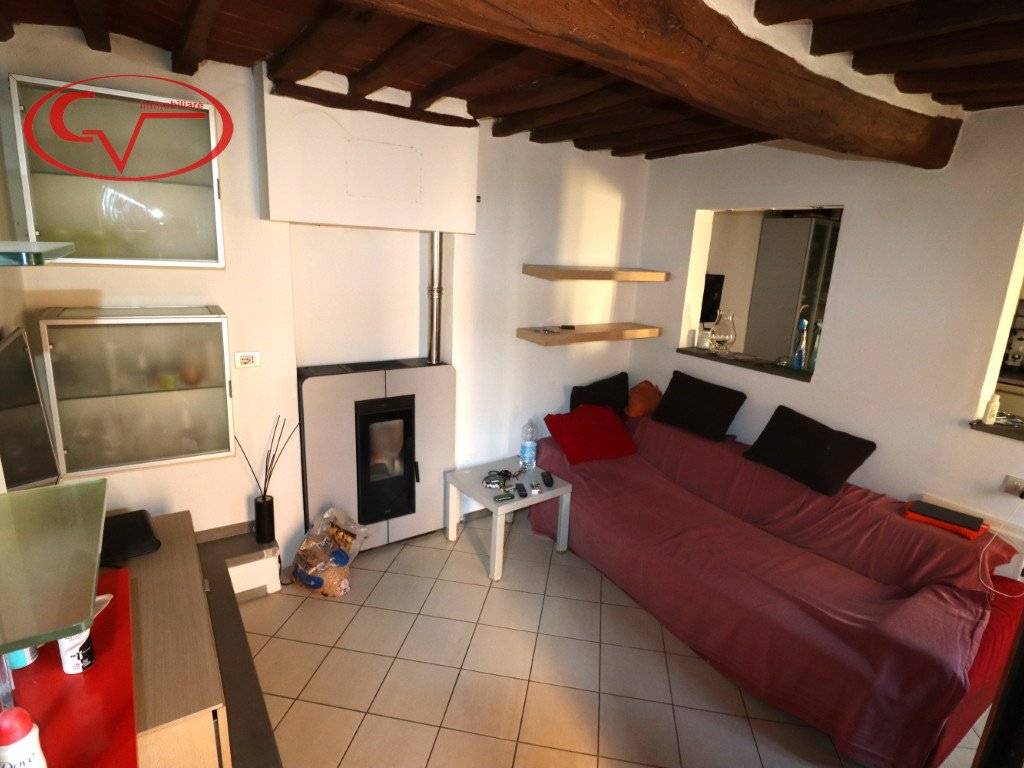 appartamento in vendita a Bucine in zona Perelli