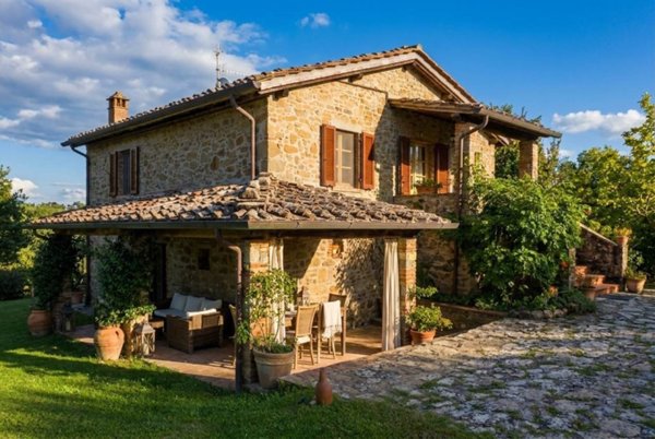 casa indipendente in vendita a Bucine in zona Ambra