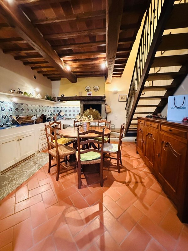 casa indipendente in vendita a Bucine