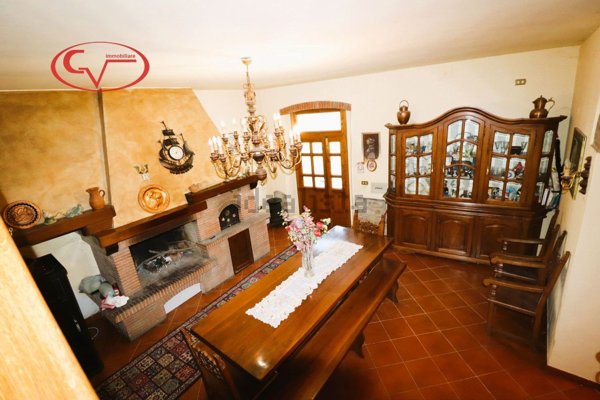 casa indipendente in vendita a Bucine