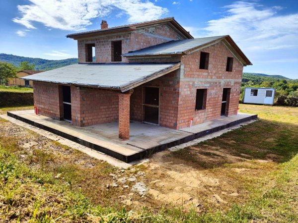 casa indipendente in vendita a Bucine