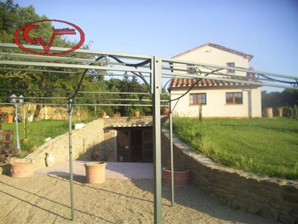 appartamento in vendita a Bucine in zona Ambra