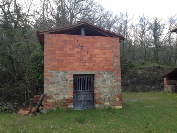 casa indipendente in vendita a Bucine in zona Ambra