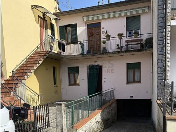 appartamento in vendita a Bucine