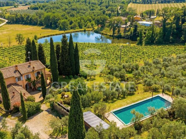 casa indipendente in vendita a Bucine