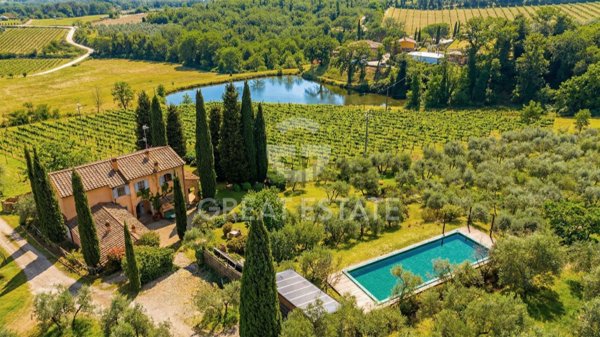 casa indipendente in vendita a Bucine