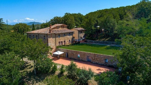 casa indipendente in vendita a Bucine