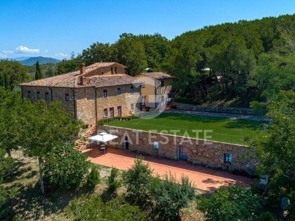 casa indipendente in vendita a Bucine