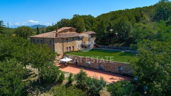 casa indipendente in vendita a Bucine in zona Ambra