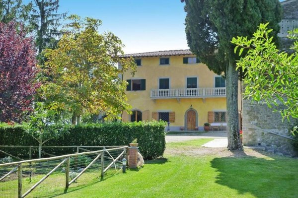 appartamento in vendita a Bucine in zona Ambra
