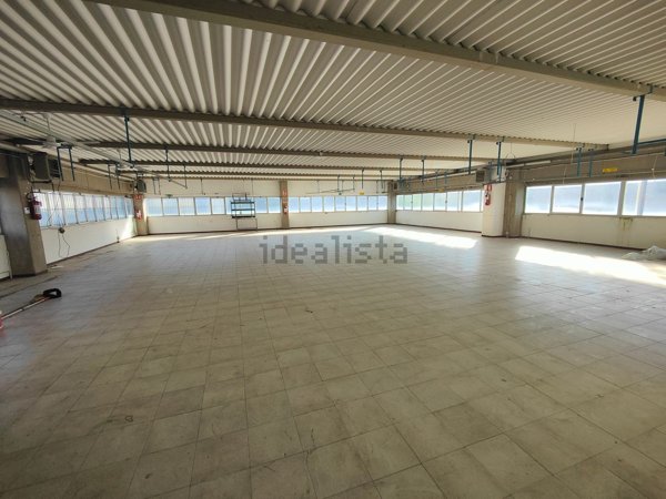 locale di sgombero in vendita a Bucine in zona Perelli
