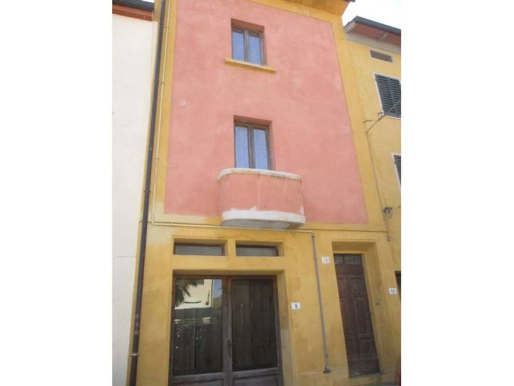 intera palazzina in vendita a Bucine