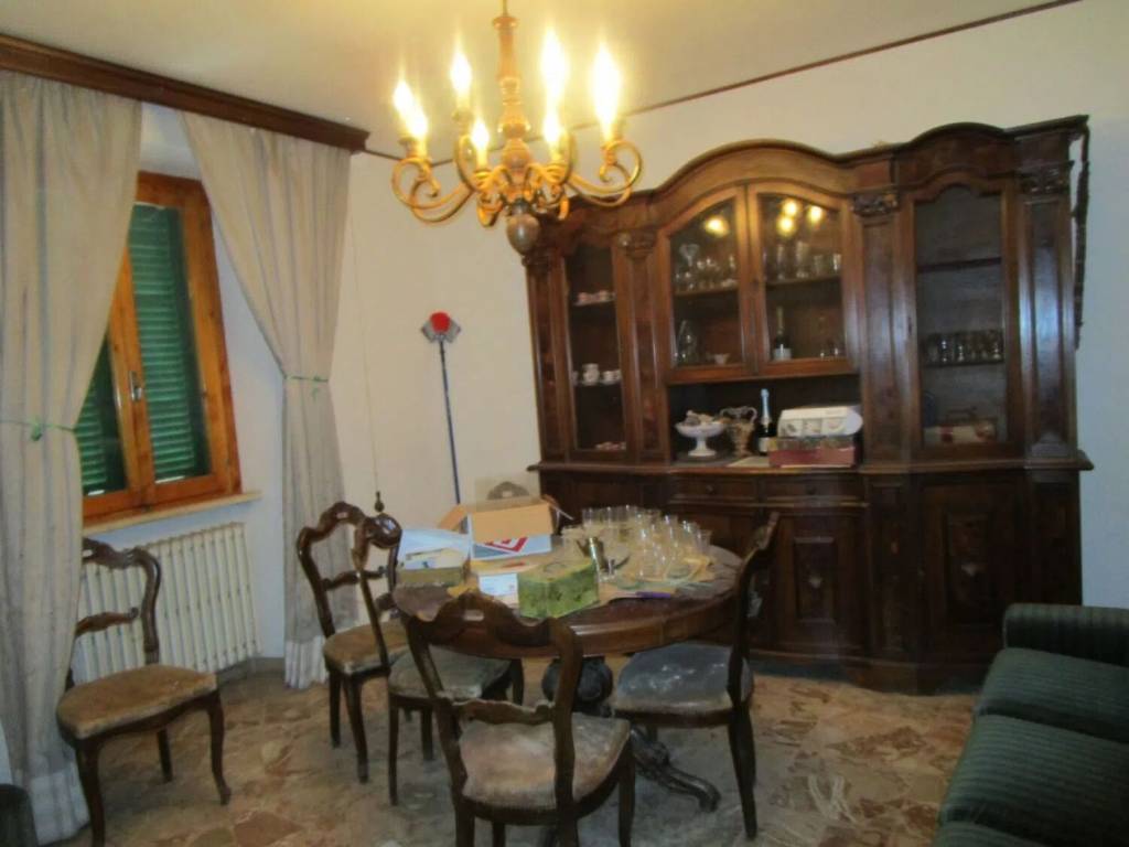 intera palazzina in vendita a Bucine in zona Pietraviva