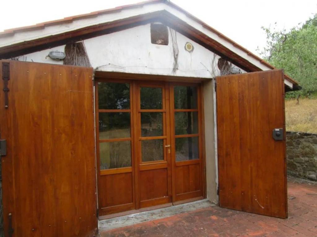 negozio in vendita a Bucine