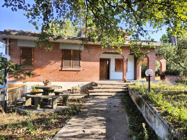 casa indipendente in vendita a Bucine