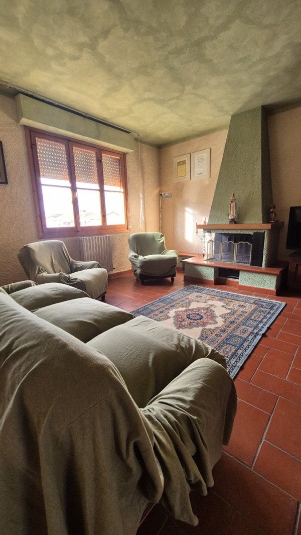 casa indipendente in vendita a Bucine