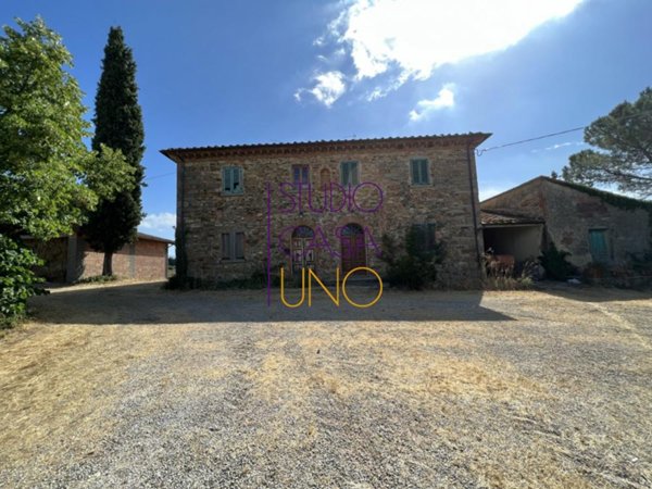 casa indipendente in vendita a Bucine in zona Ambra