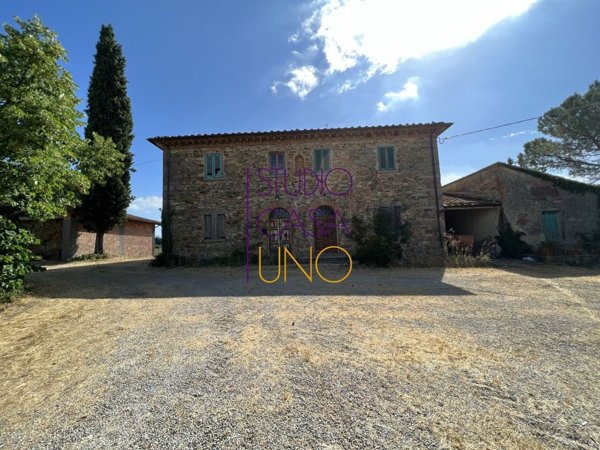 casa indipendente in vendita a Bucine