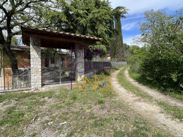 casa indipendente in vendita a Bucine