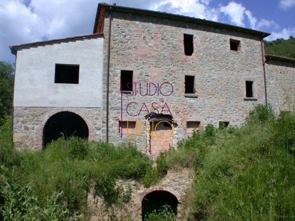 casa indipendente in vendita a Bucine in zona Ambra