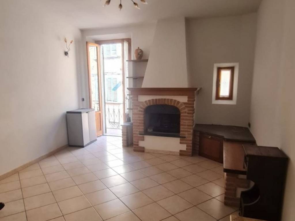 appartamento in vendita a Bucine in zona Ambra