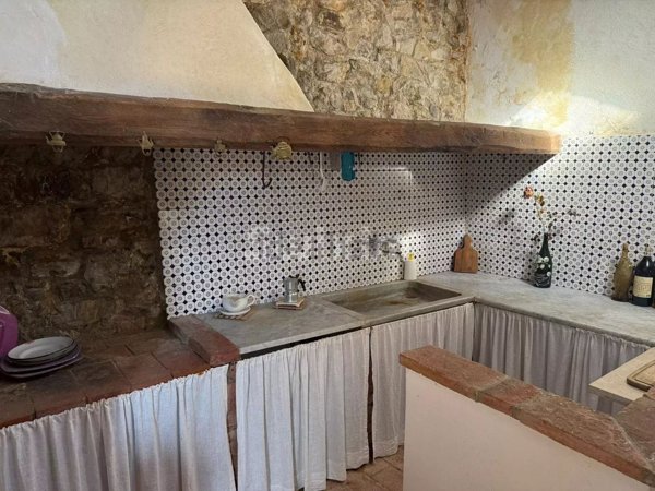 casa indipendente in vendita a Bucine in zona Cennina