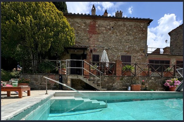 casa indipendente in vendita a Bucine in zona Montebenichi