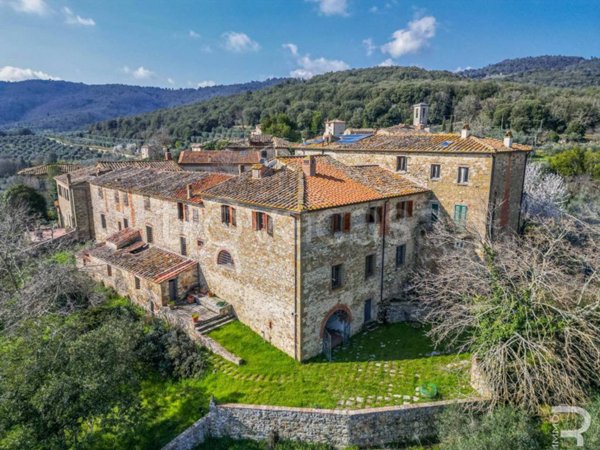 casa indipendente in vendita a Bucine in zona Duddova