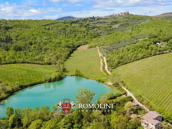 casa indipendente in vendita a Bucine in zona Ambra
