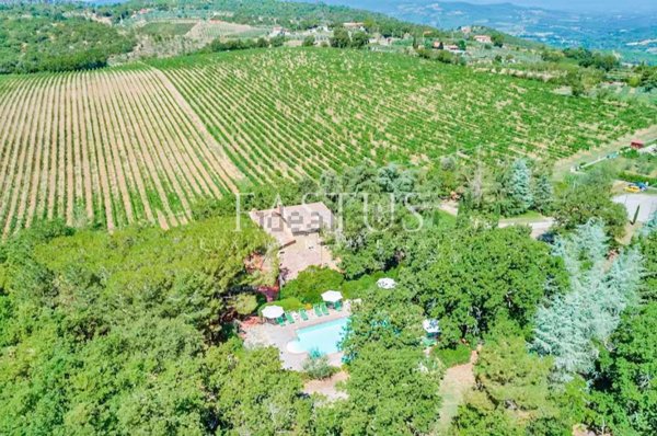 casa indipendente in vendita a Bucine