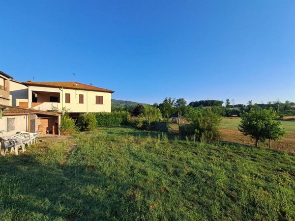 casa indipendente in vendita a Bucine in zona Ambra