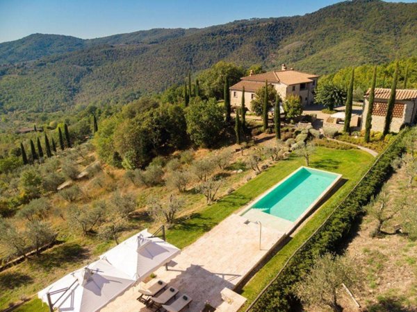 casa indipendente in vendita a Bucine