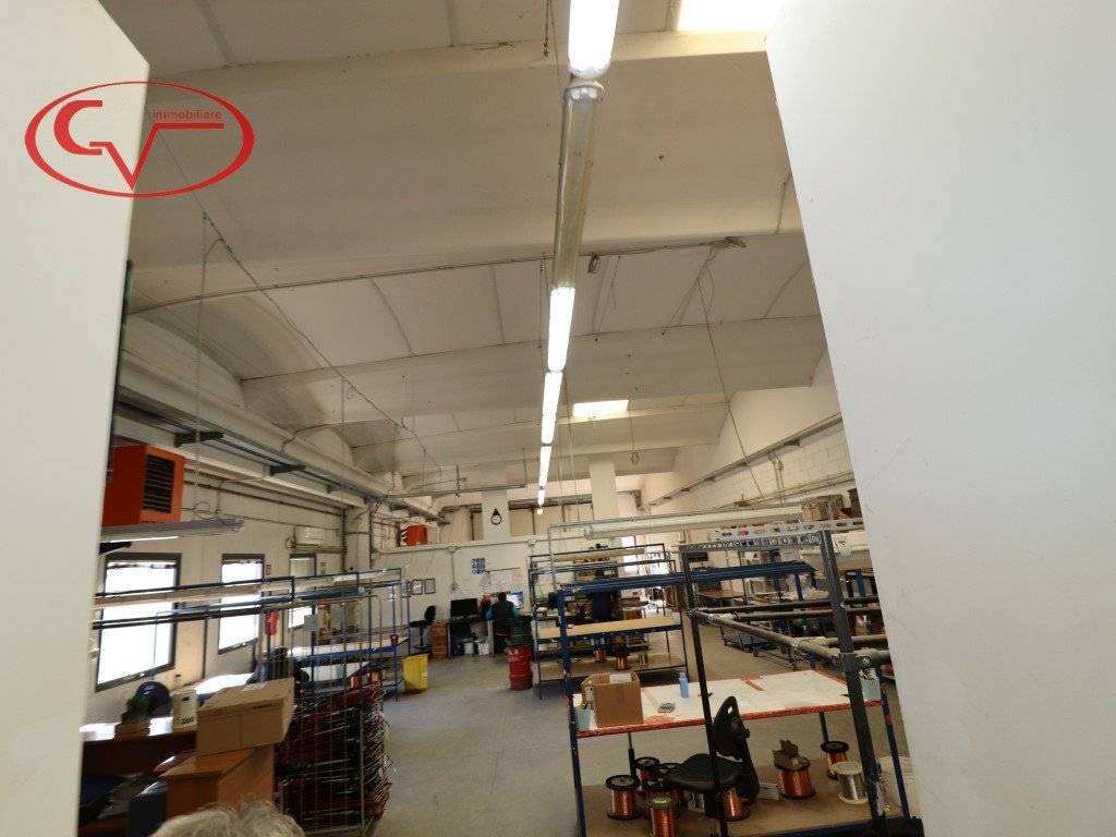 locale commerciale in vendita a Bucine