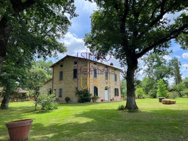 casale in vendita a Bucine