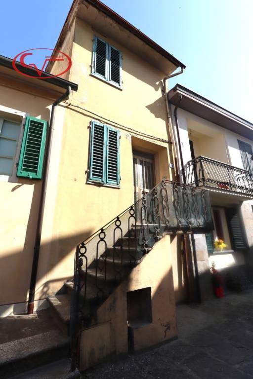 casa indipendente in vendita a Bucine in zona San Pancrazio