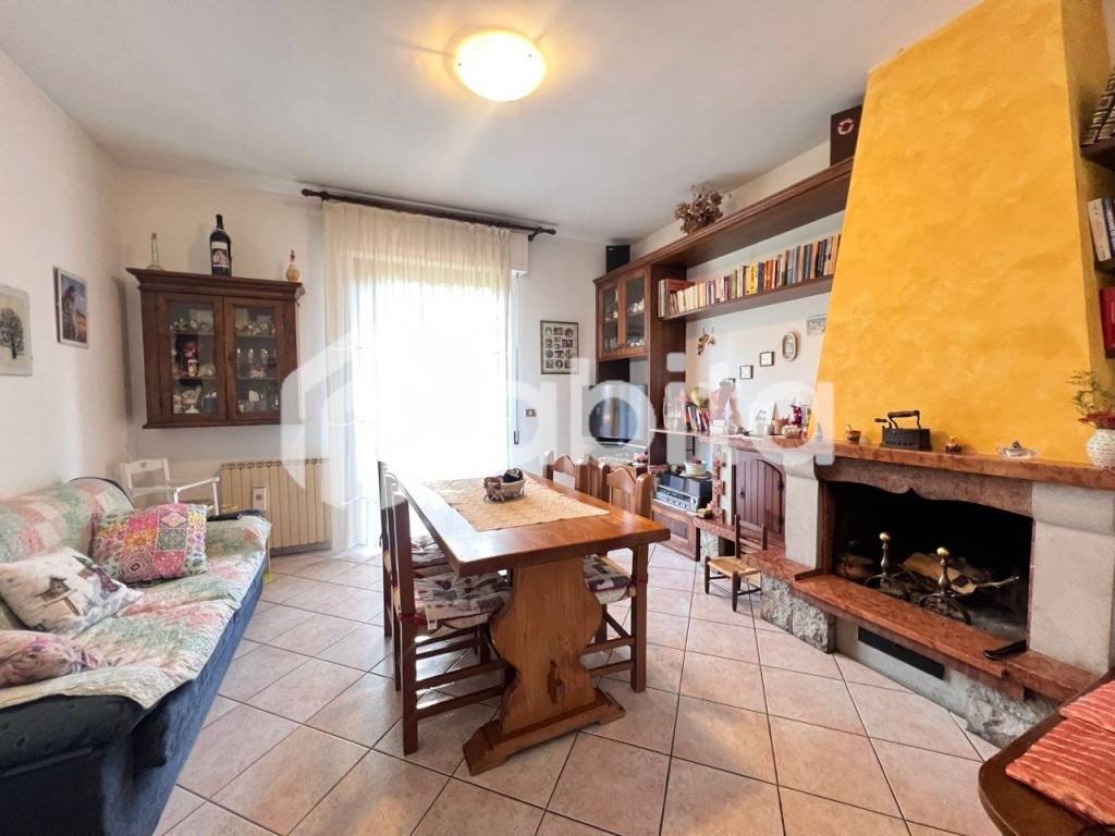 appartamento in vendita a Bucine in zona Badia Agnano