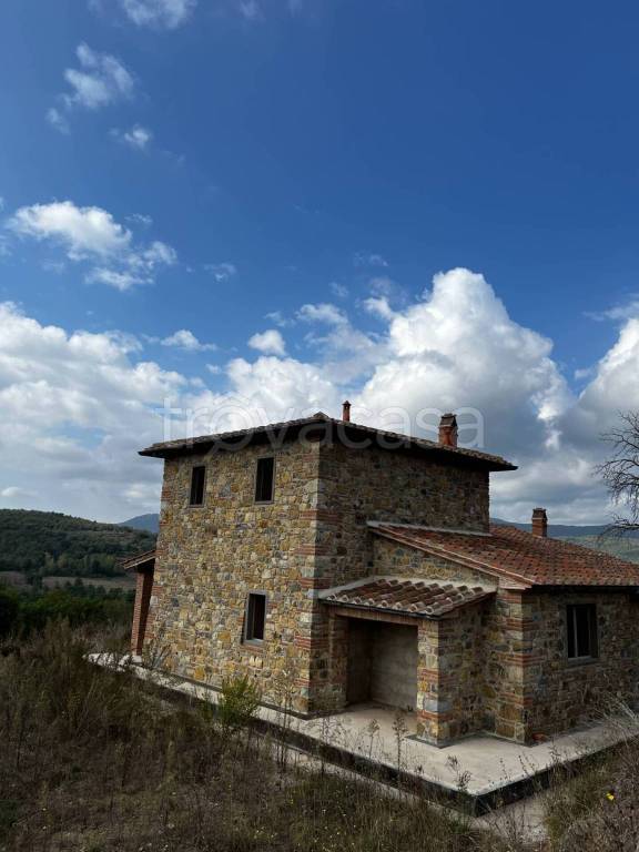 casa indipendente in vendita a Bucine in zona Ambra