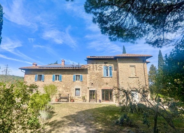 casa indipendente in vendita a Bucine