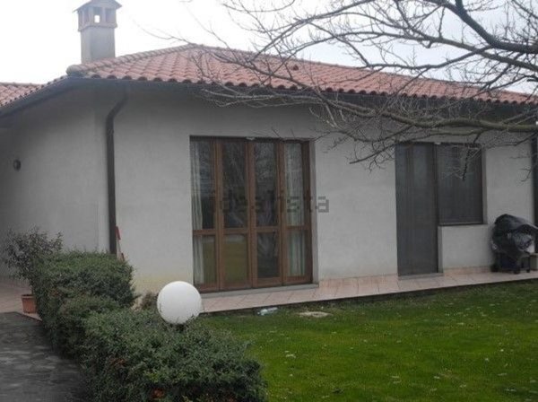 casa indipendente in vendita a Bucine